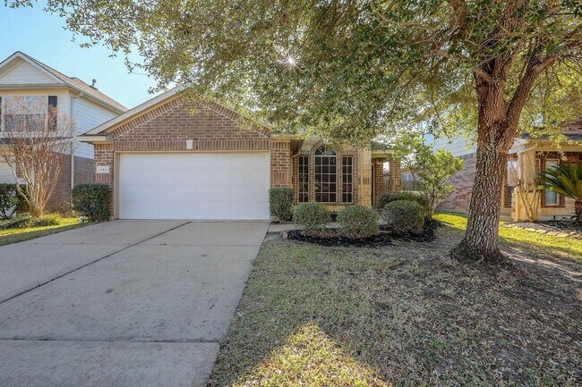 Foto del edificio - 19819 Whispering Hollow Ln