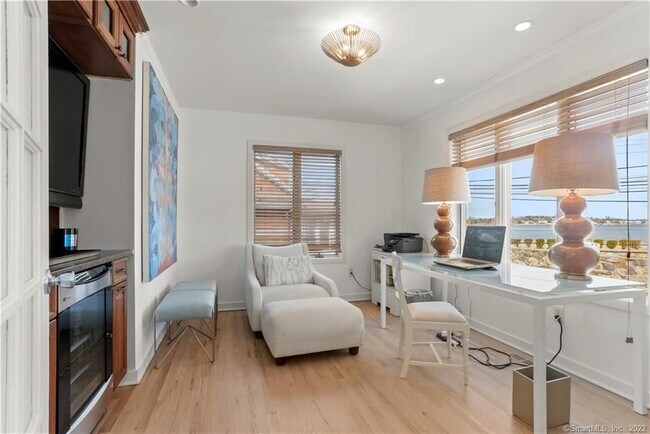 Building Photo - 4 Scofield Pl