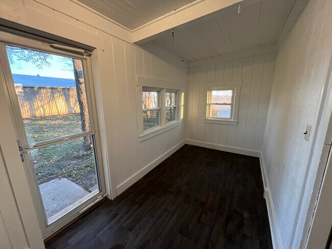 Foto del edificio - 14044 Strawn Rd