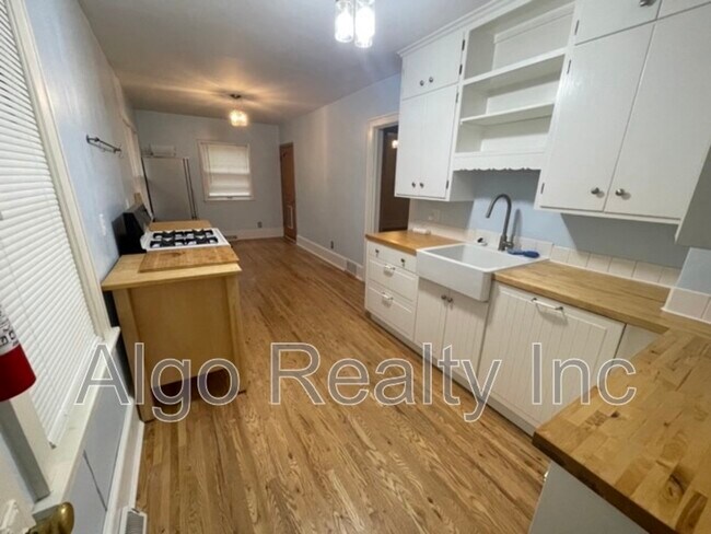 Foto del edificio - 1475 Albert St N