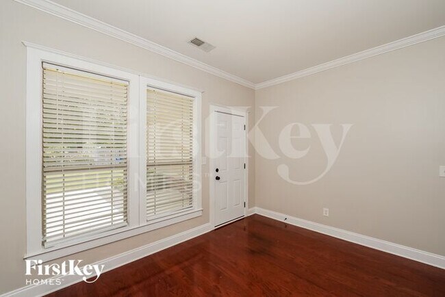 Foto del edificio - 6950 Meadow Ridge Dr