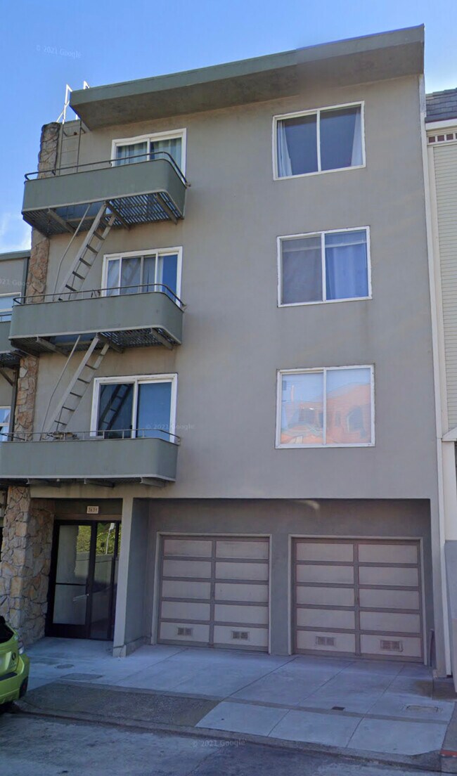 Apartment Building - 3639 Market St