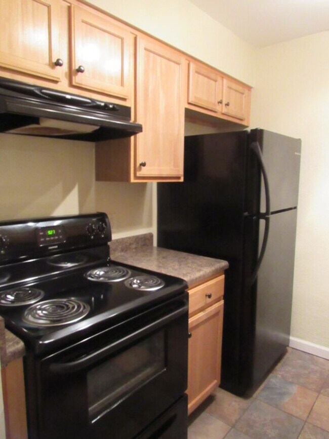 Foto del edificio - Updated condo in Bayview Terrace!