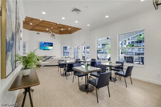 Building Photo - 450 Launch Cir