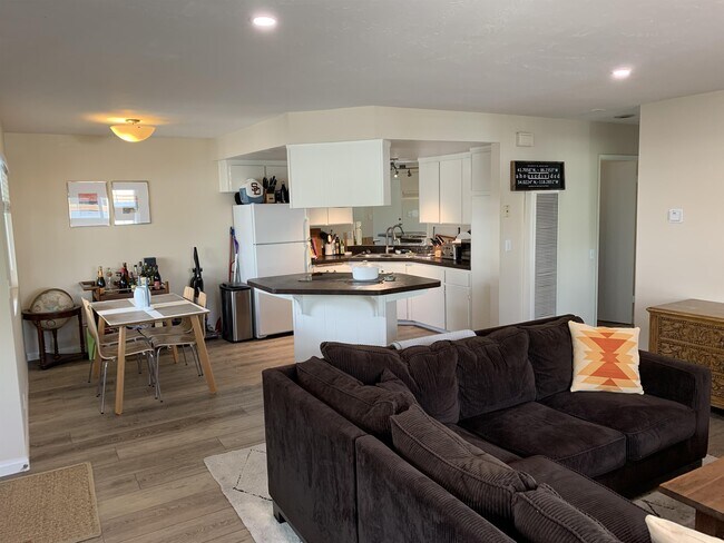 Foto del edificio - 2024 Manchester Ave