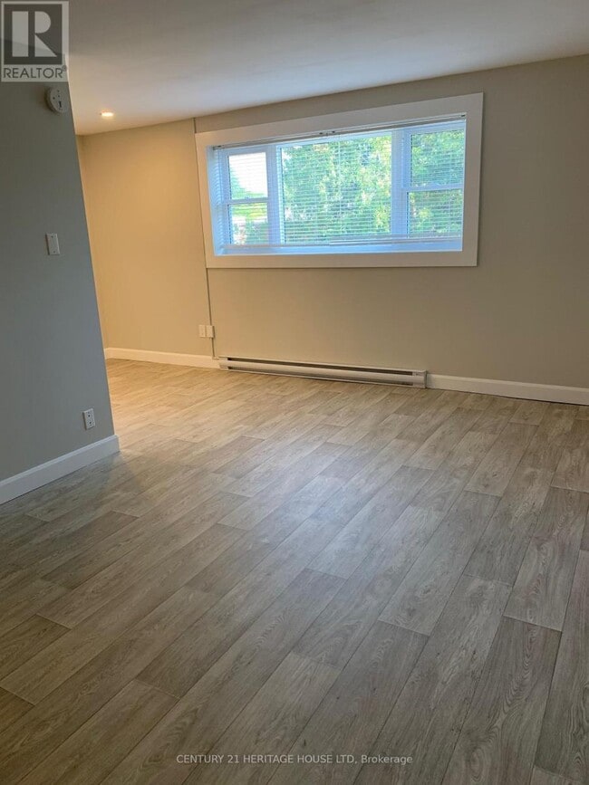 Building Photo - 51 Chesterfield Ave