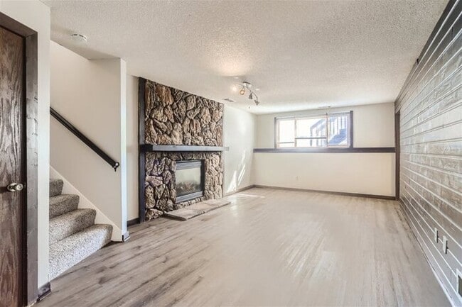 Building Photo - 16691 N Hillcrest Ct, Eden Prairie, MN, 55346