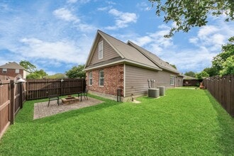 Building Photo - 1603 Dove Run