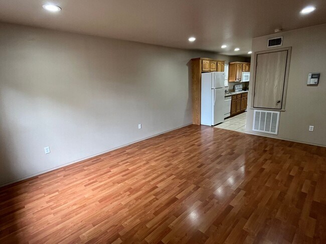 Foto del edificio - 116 E Carthage Ave