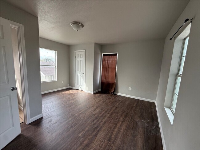 Foto del edificio - 7314 Navigation Blvd