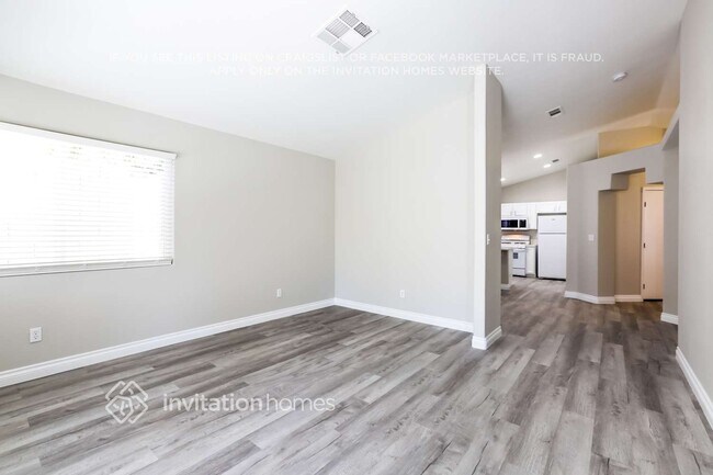 Foto del edificio - 9309 Leaping Lilly Ave