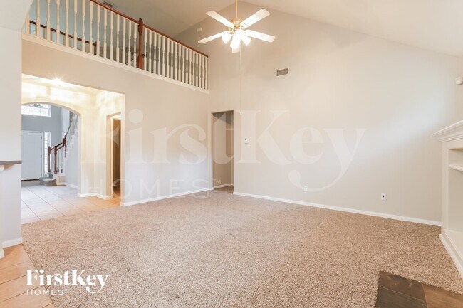 Foto del edificio - 12210 Lakewood Valley Ct