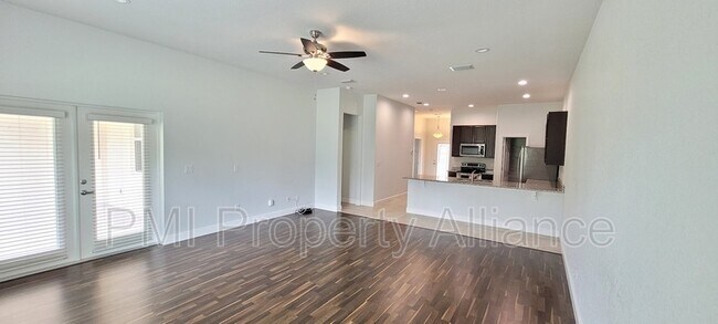 Building Photo - 1030 Green Gate Blvd