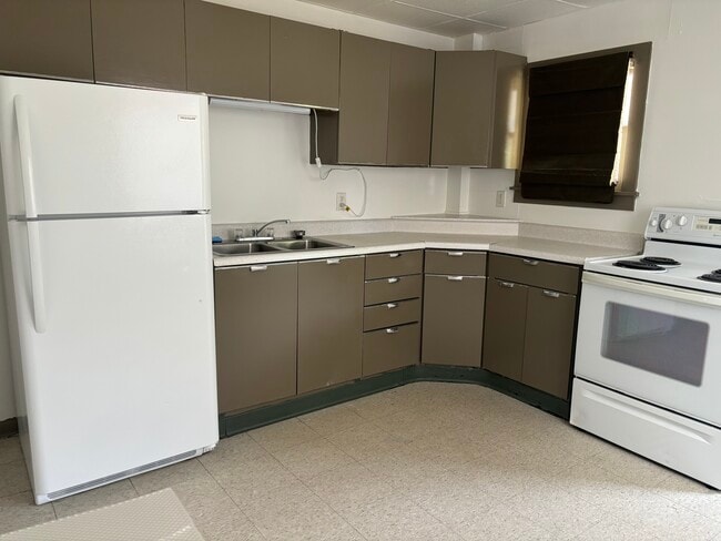 Building Photo - 196-1 S Mount Vernon Ave