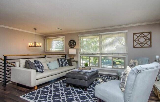 Foto del edificio - 6629 S Guntherwoods Ln