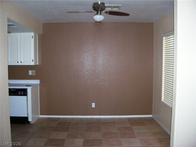 Foto del edificio - 2204 Silver Pine Dr