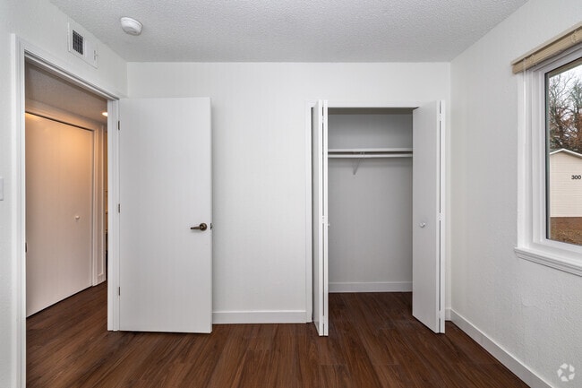 3BR, 1BA - 900SF - Bedroom 3 - Preserve at St James Court