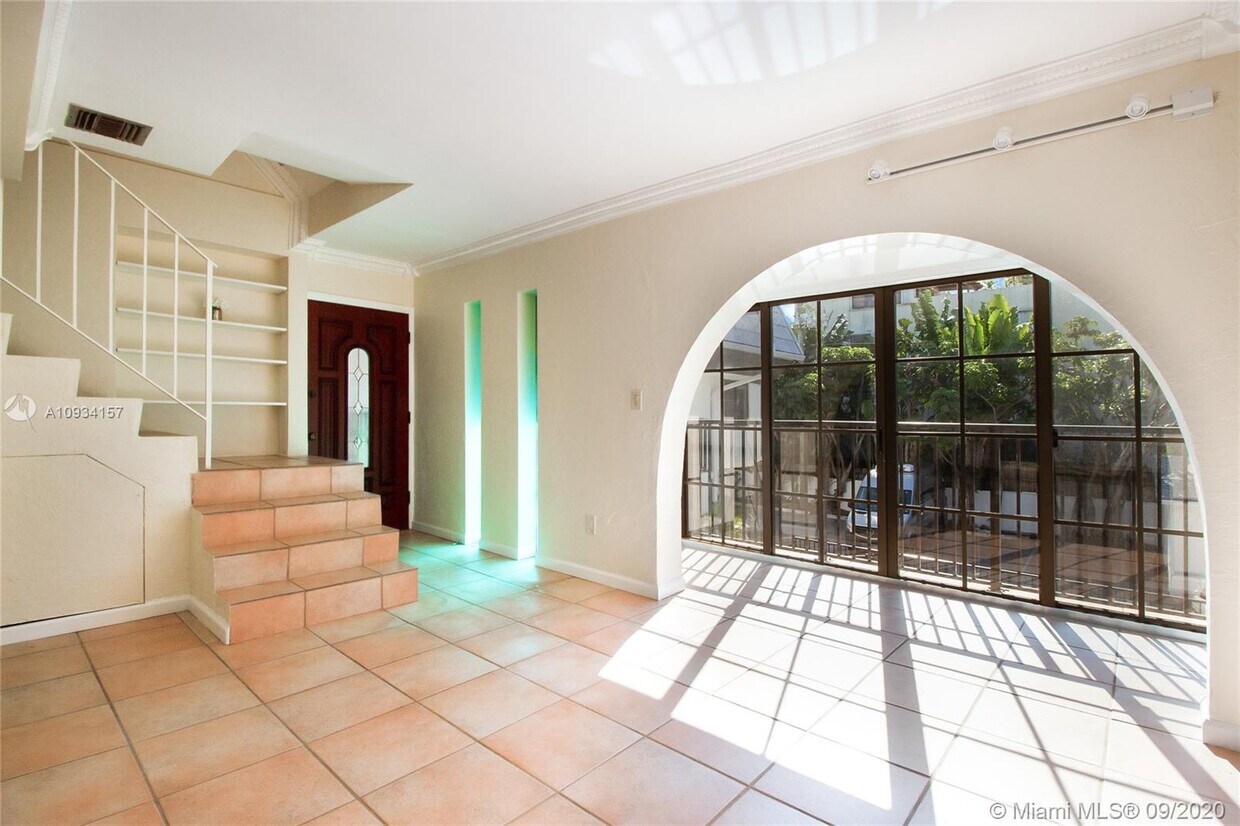 Primary Photo - 230 Sunrise Dr