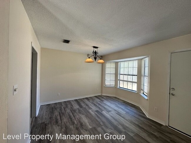 Building Photo - 3 br, 2 bath House - 572 Ridgewood Drive