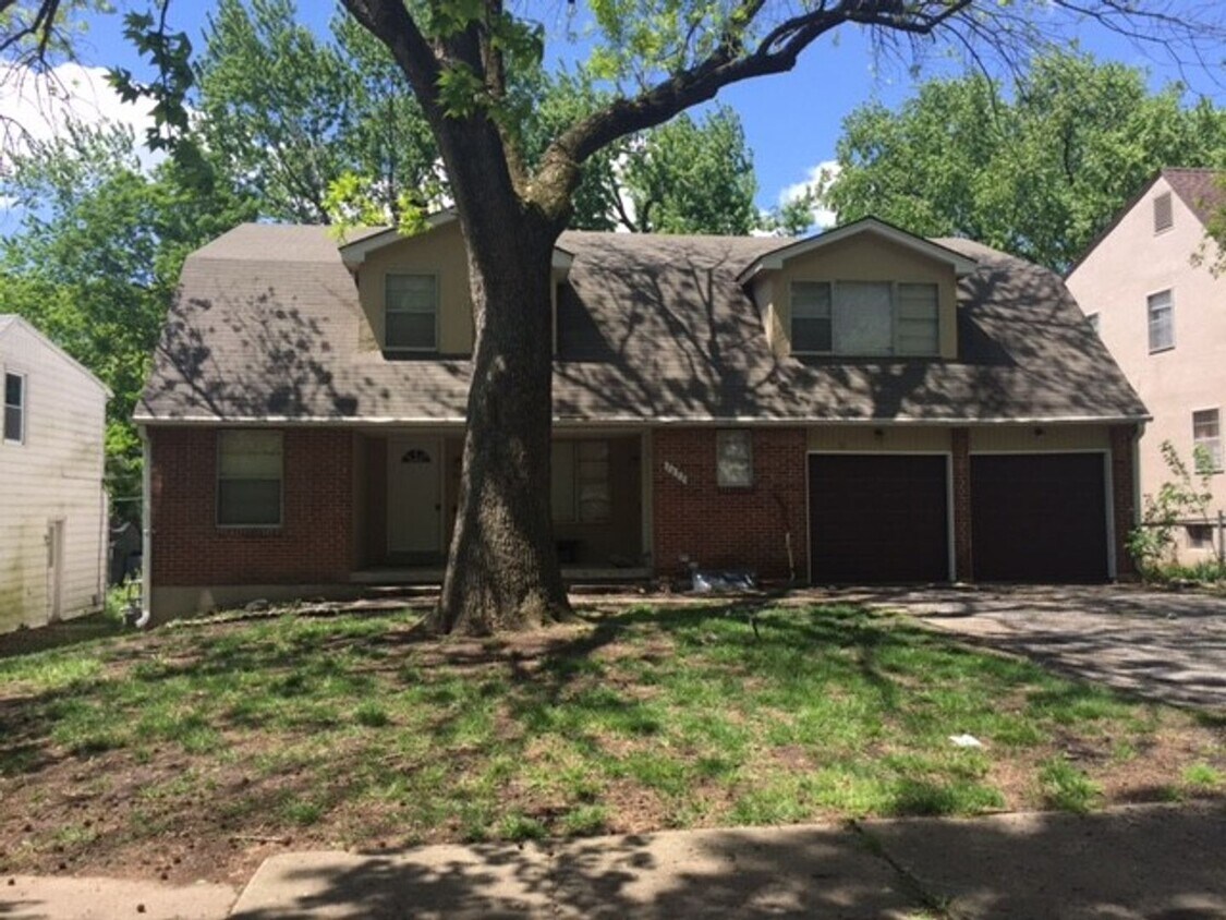 Foto principal - Main level Duplex 3 Bed / 1.5 Bath