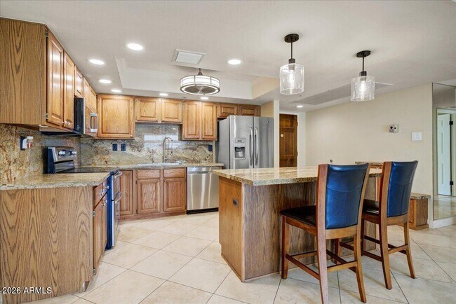 Foto del edificio - 7870 E Camelback Rd