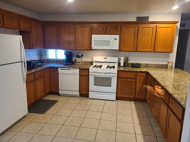 Building Photo - 5708 Piedra Rd NW