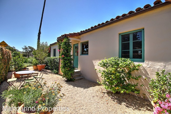 Building Photo - 3 br, 1.5 bath House - 121 Calle Alamo