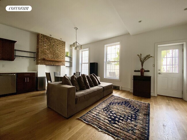 Foto del edificio - 873 Wyckoff Ave