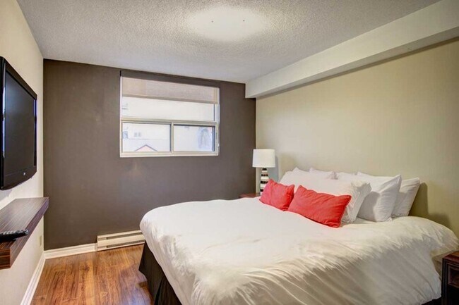 Building Photo - 227 1300 E