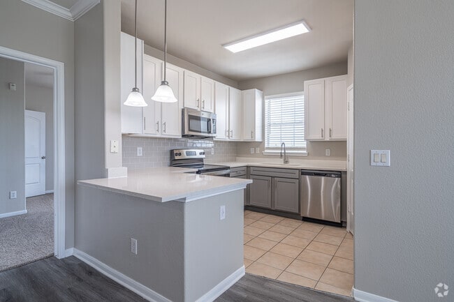 2BR, 2BA - 1125SF - The Lynx