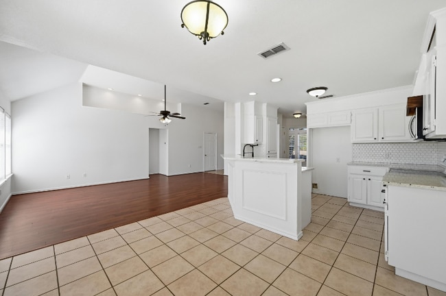 Building Photo - 1303 Cochise Trail