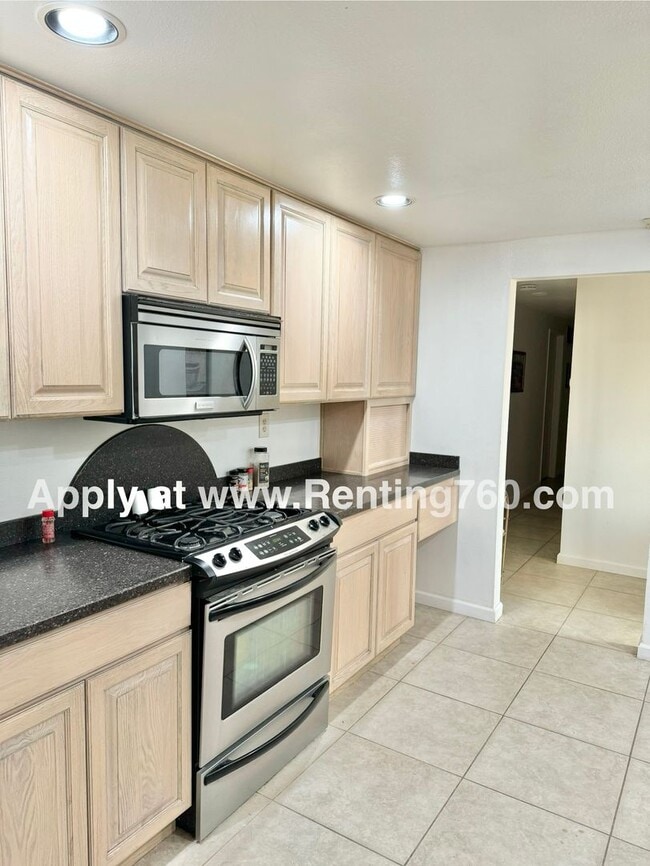 Building Photo - 4 Bedroom 3 bathroom Home In Copper Hills ...