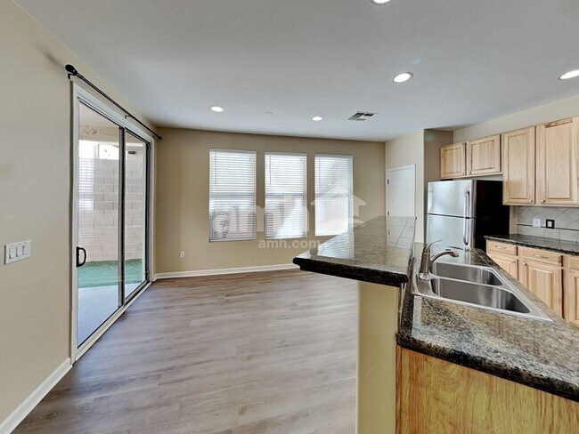 Building Photo - 7626 E Cholla Overlook Dr