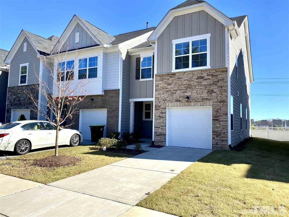 1125 Little Gem Ln, Apex, NC 27523 Townhome Rentals in Apex NC