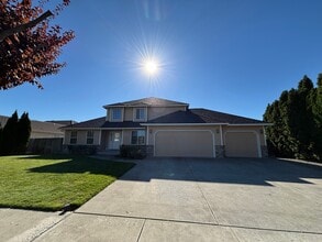 Building Photo - 4812 Desert Plateau Dr
