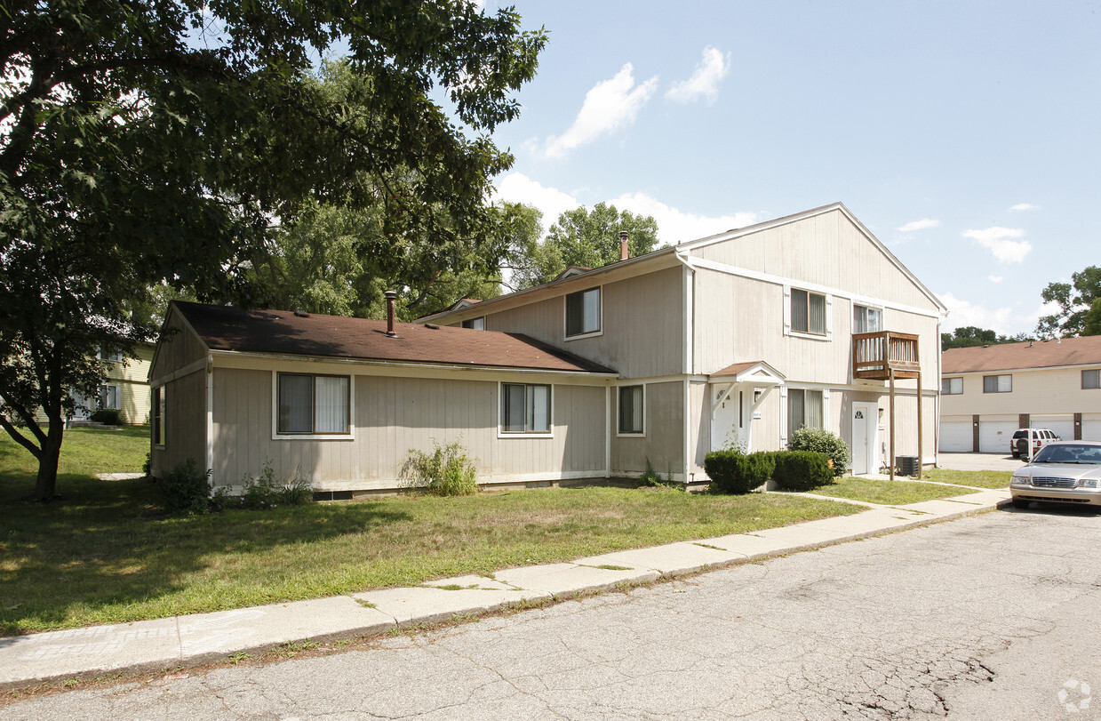 Primary Photo - Brookshires Townhomes