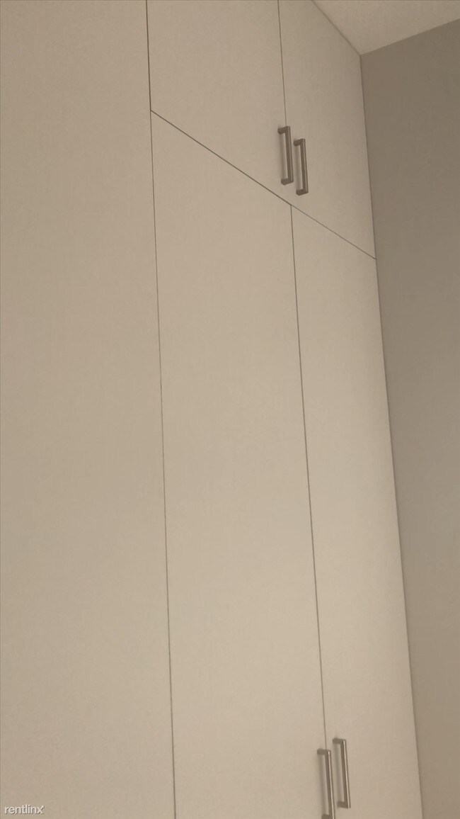 Foto del edificio - 6250 60th St