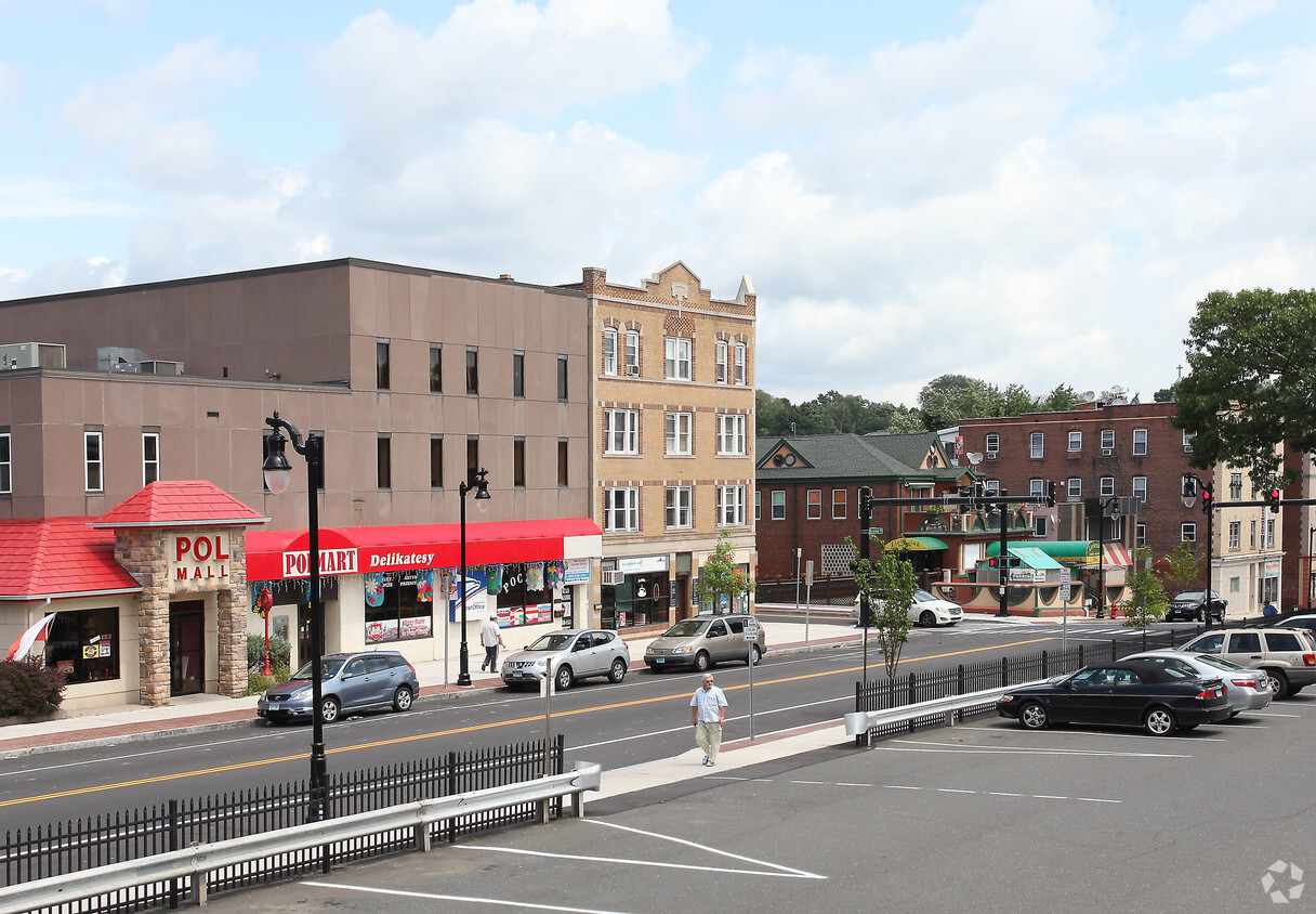 Building Photo - 111-117 Broad St