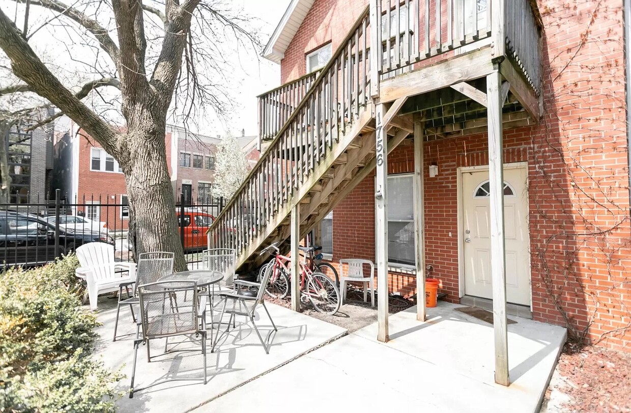 Primary Photo - 1756 W Crystal St