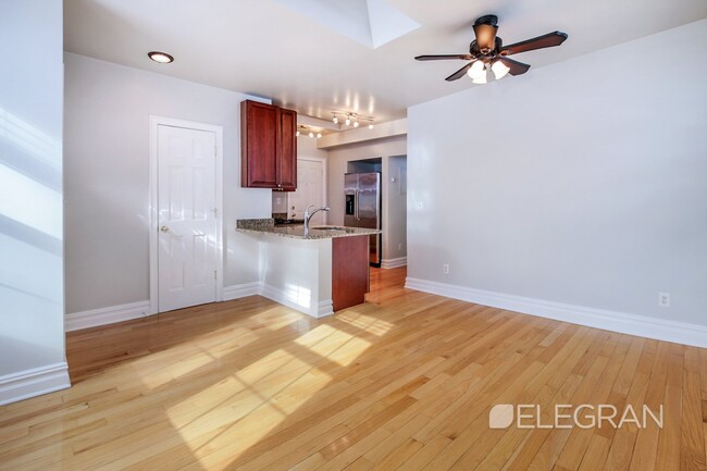Building Photo - 376 Nodine St