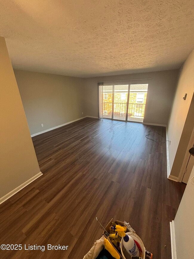 Building Photo - 404 N Hite Ave