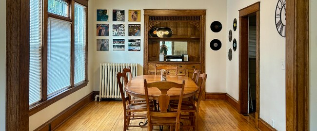Foto del edificio - 2704 Aldrich Ave S