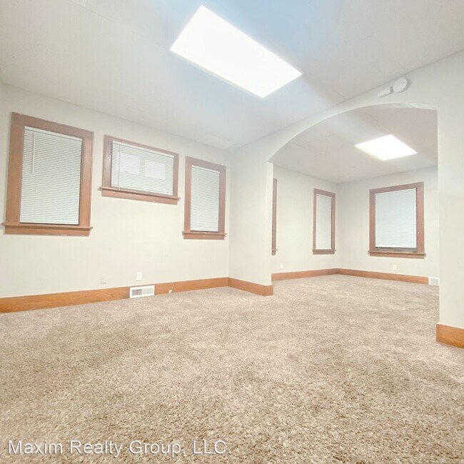 Building Photo - 3 br, 1 bath House - 4625 N 42 ST