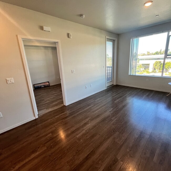 Building Photo - Bluewater Apartments