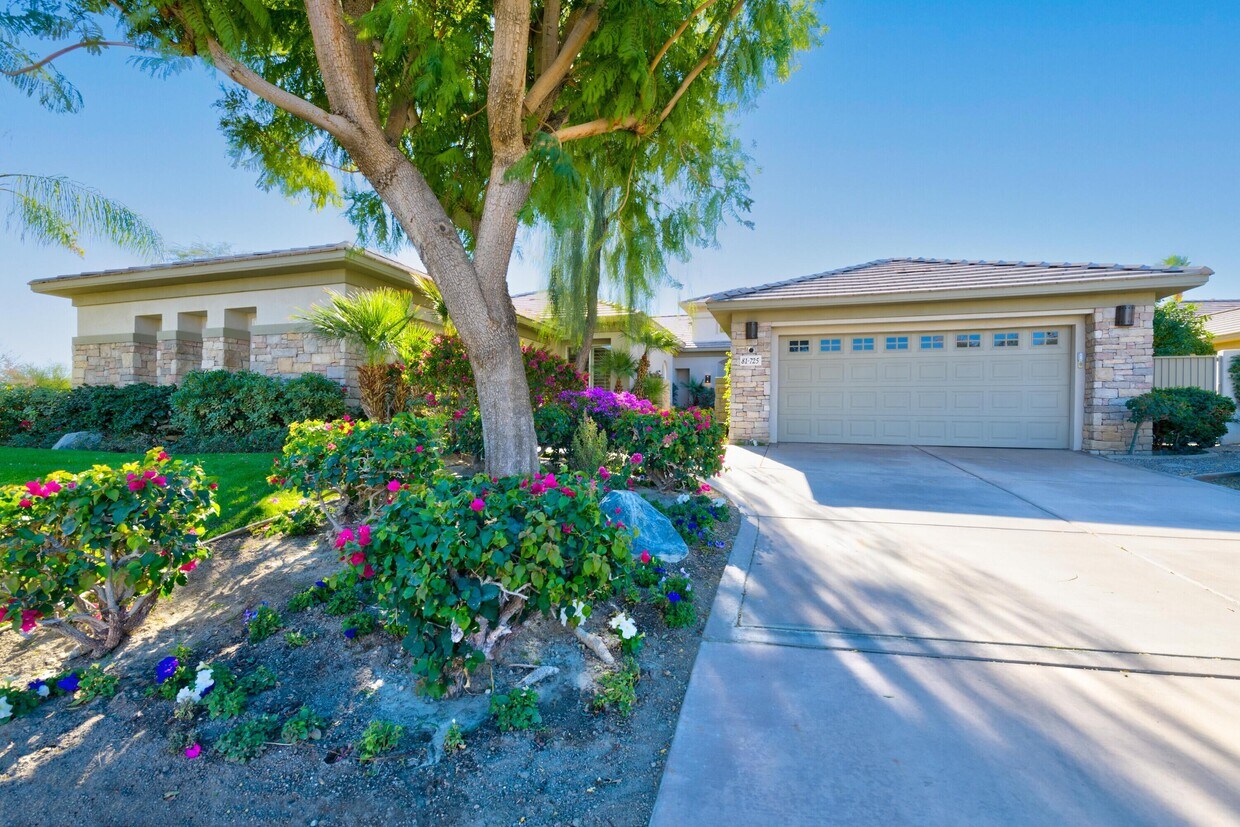 Primary Photo - 81725 Tiburon Dr