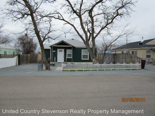 Building Photo - 2 br, 1 bath House - 1309 W. 8th St