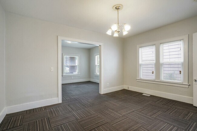 Building Photo - 1054 Ionia Ave SW