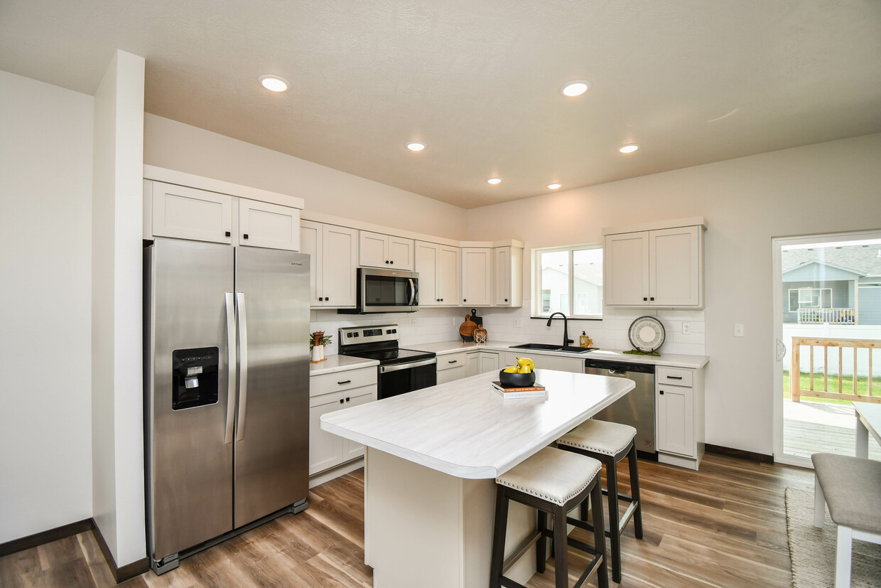 Foto principal - 5509 S Dubuque Ave