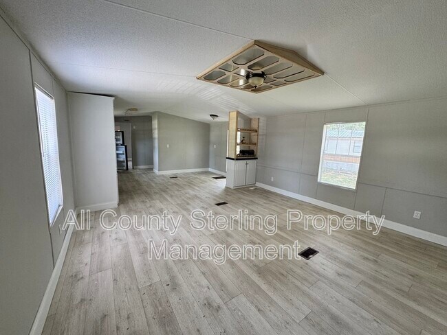 Foto del edificio - 108 SW Piston Glen