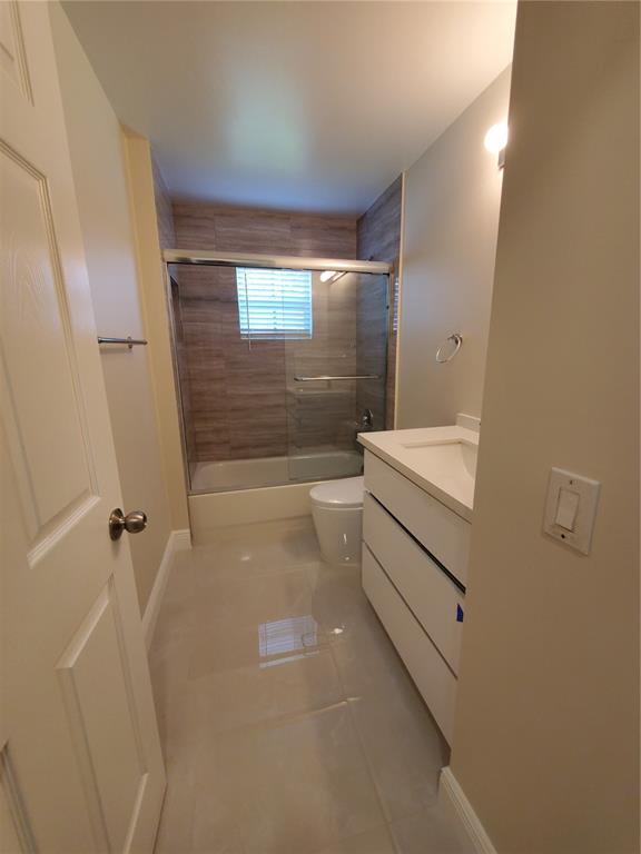 Foto del edificio - 858 Briar Ridge Rd